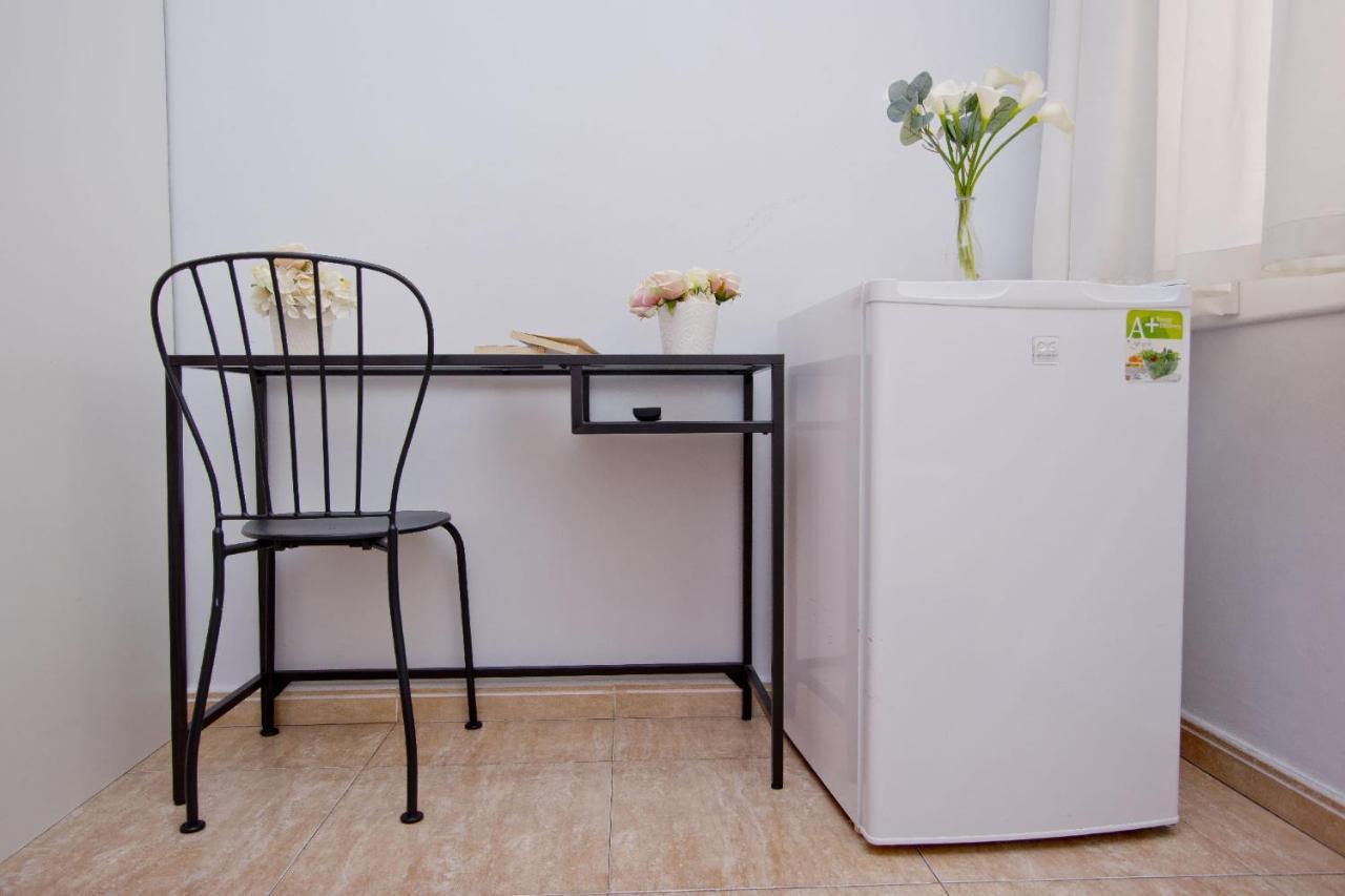 Barcelona City North Hostal Экстерьер фото