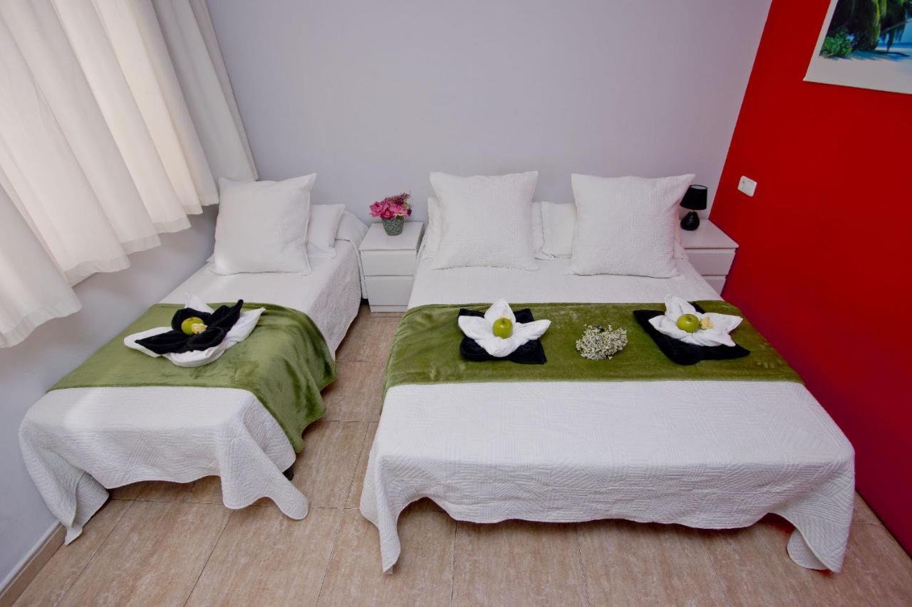 Barcelona City North Hostal Экстерьер фото
