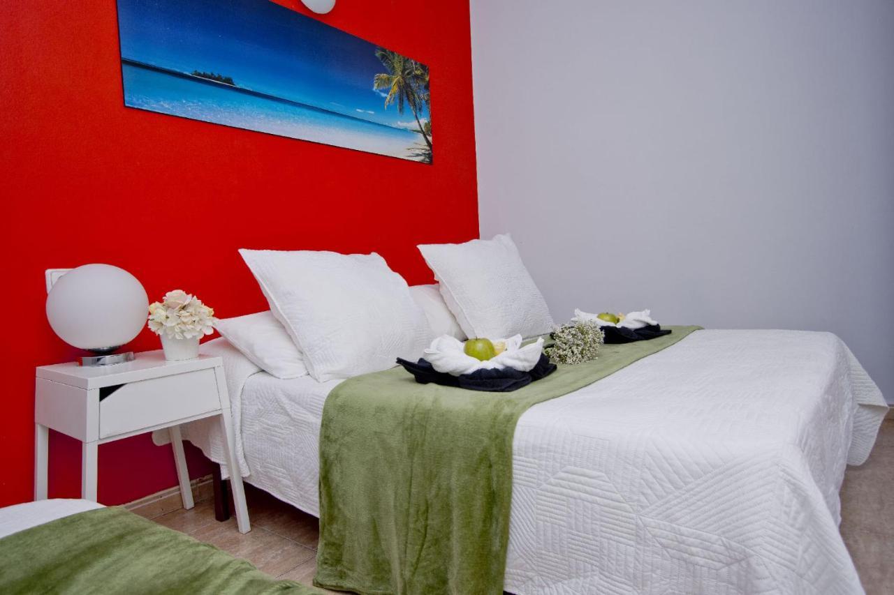 Barcelona City North Hostal Экстерьер фото
