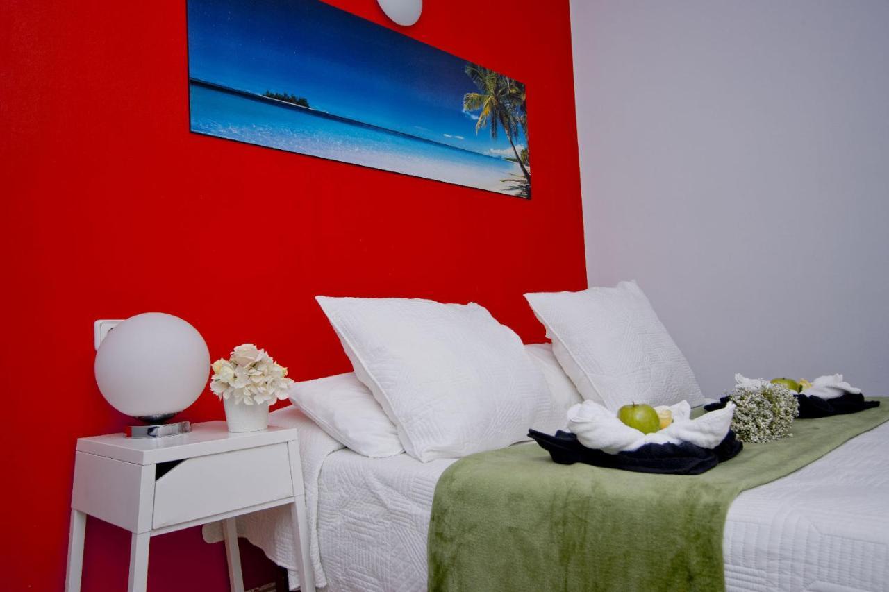Barcelona City North Hostal Экстерьер фото
