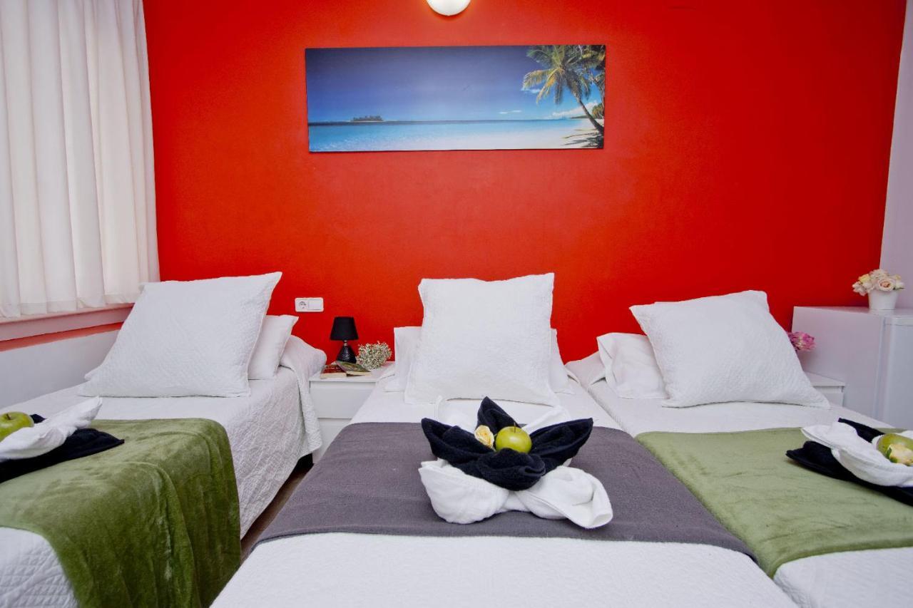 Barcelona City North Hostal Экстерьер фото