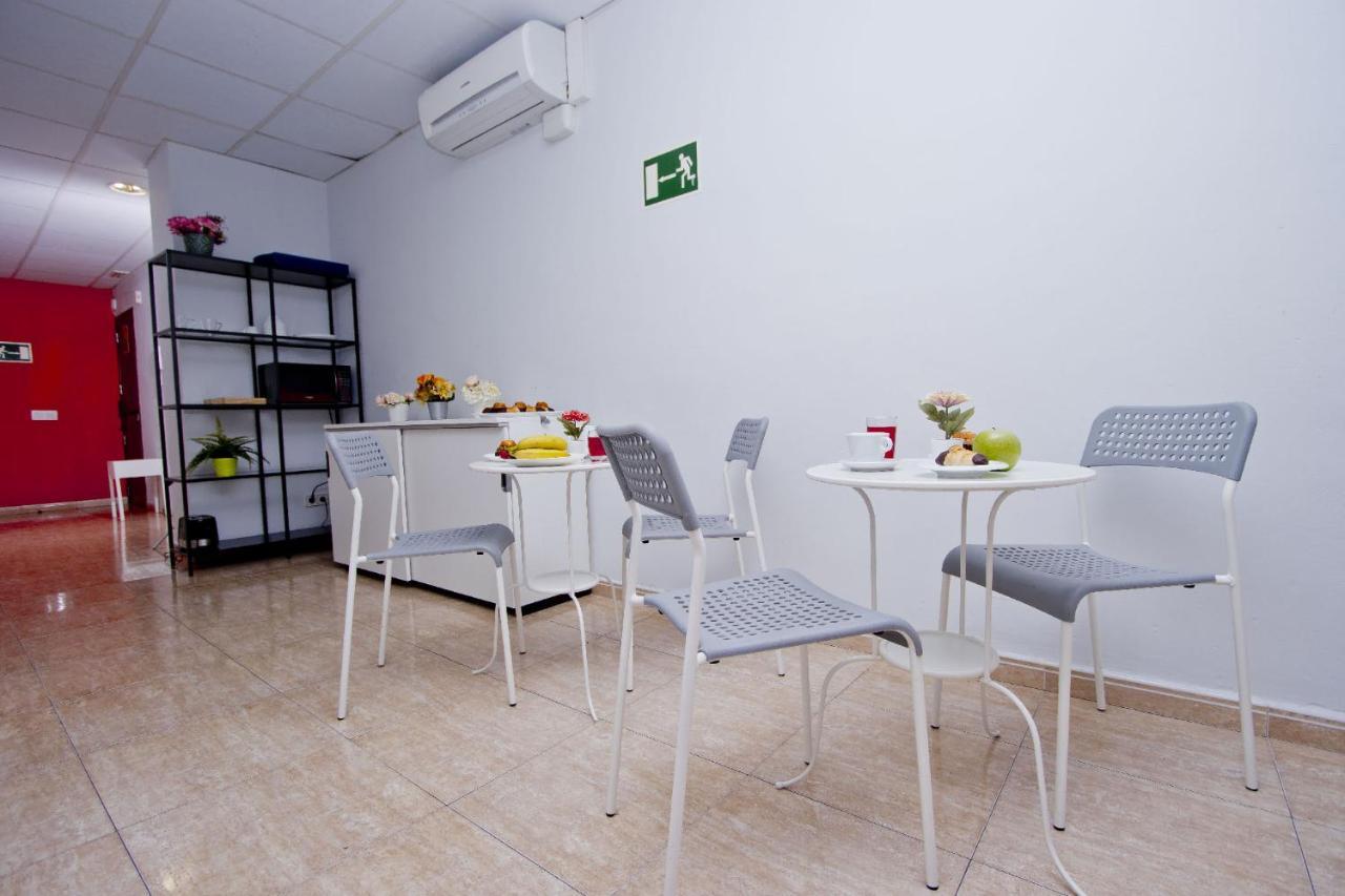 Barcelona City North Hostal Экстерьер фото