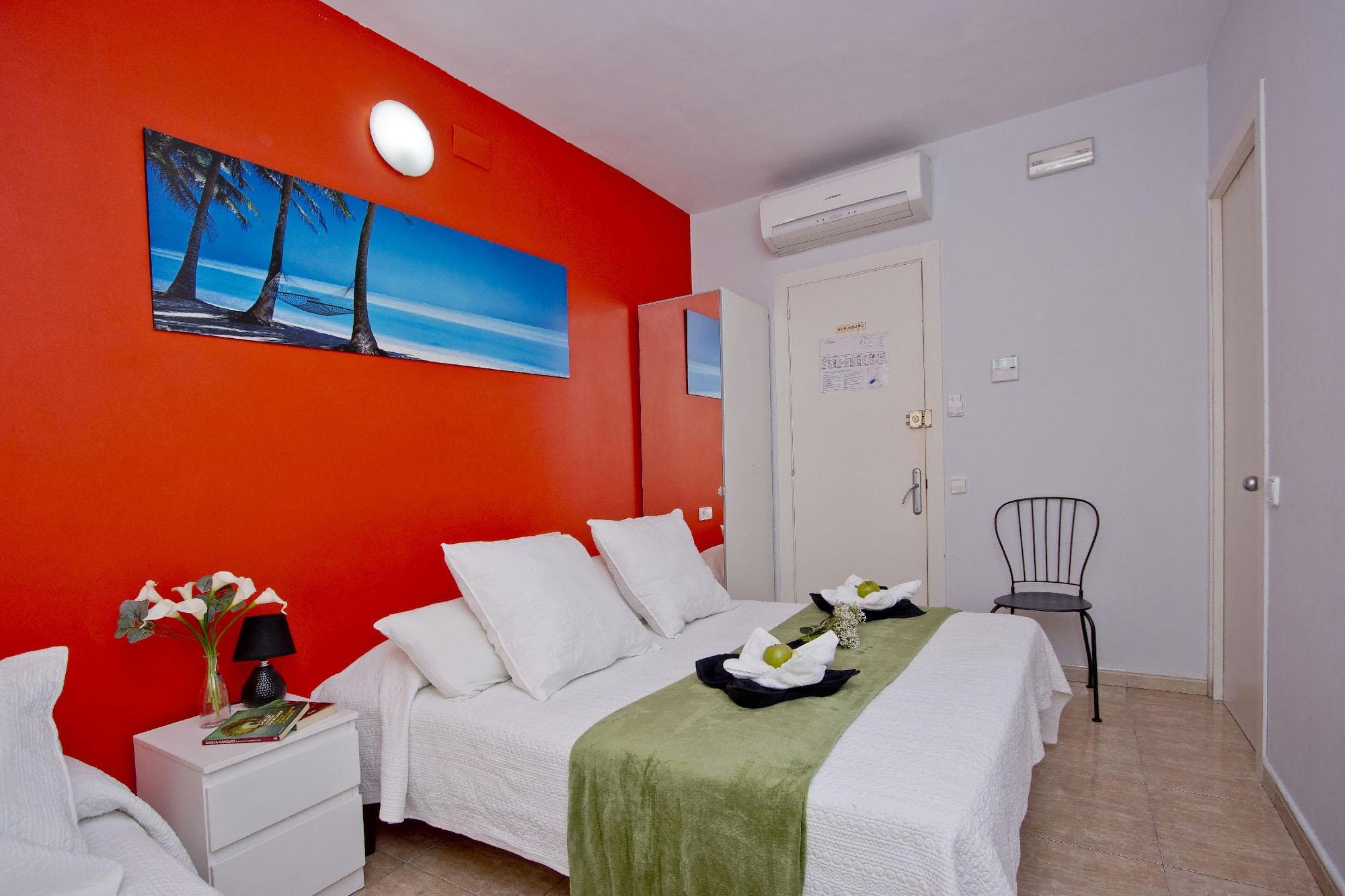 Barcelona City North Hostal Экстерьер фото
