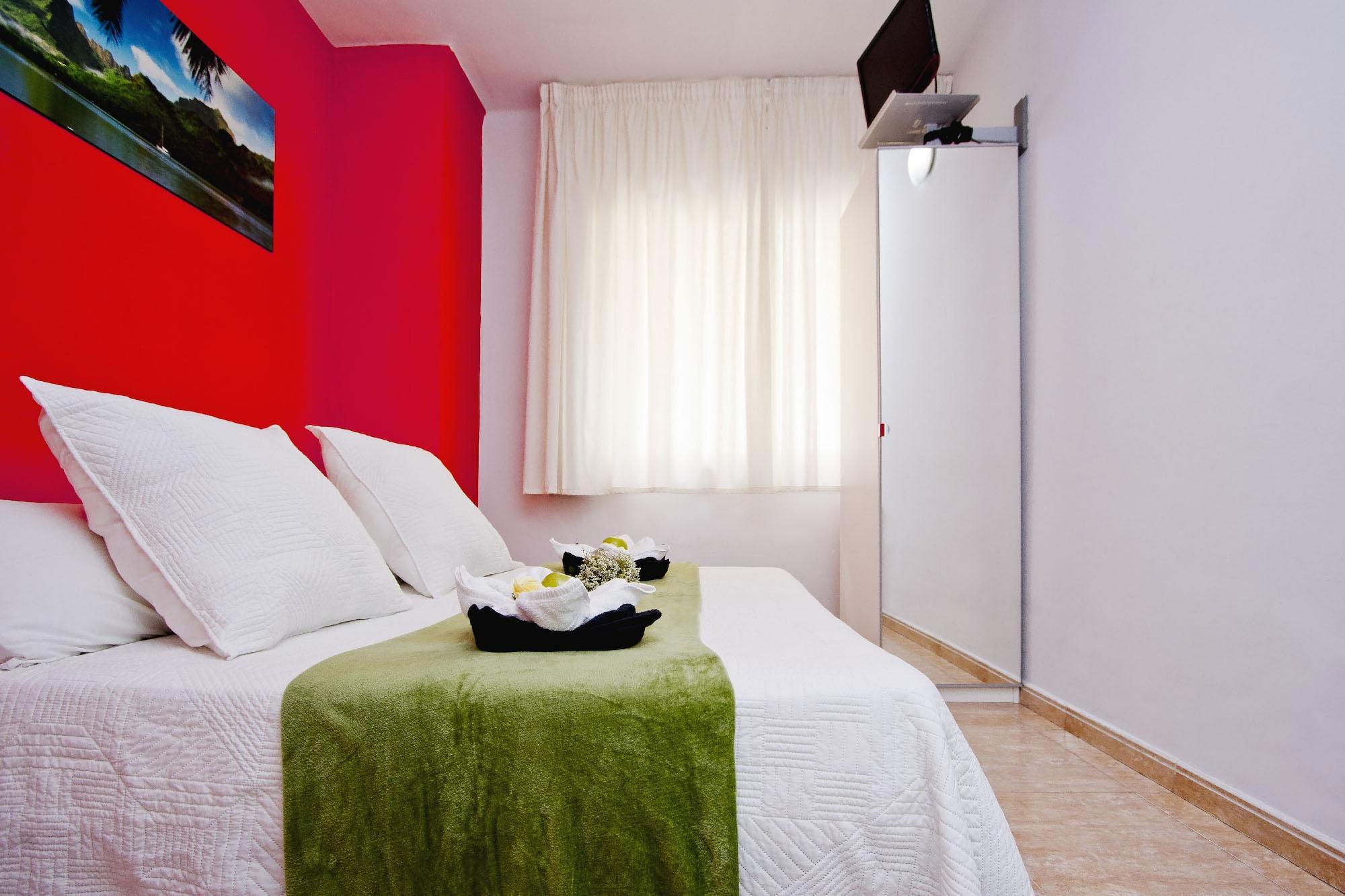 Barcelona City North Hostal Экстерьер фото